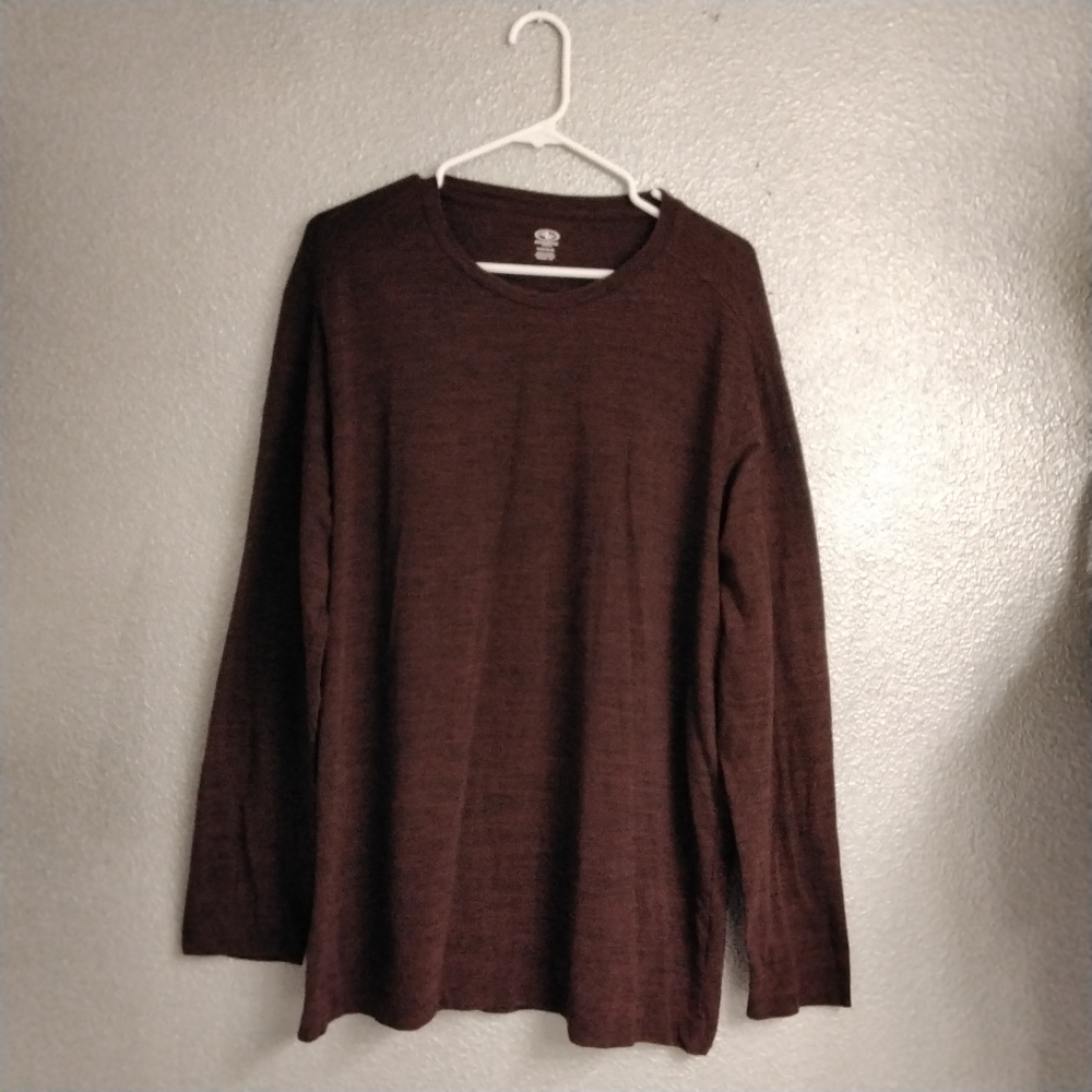 Athletic Men's  Base Layer Maroon Shirt     Size XL